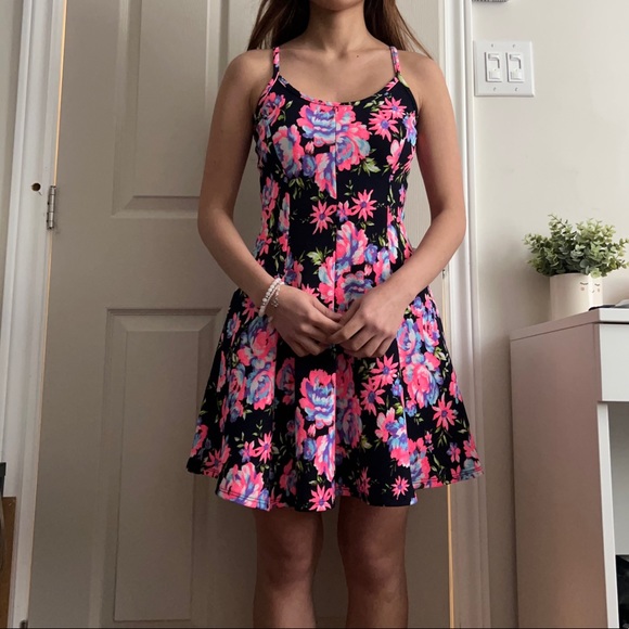 Charlotte Russe Cute Flower Mini Dress - Picture 3 of 7